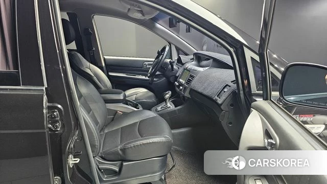 Ssangyong Korando Turismo 2018 Черный из Кореи, фото 2