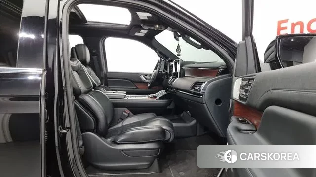 Lincoln Navigator 4th generation 2021 Черный из Кореи, фото 2