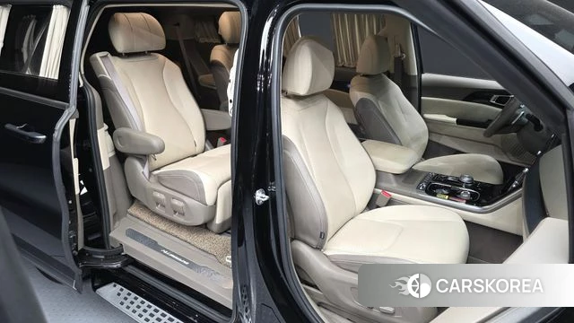 Kia Carnival 4th generation 2023 Черный из Кореи, фото 2
