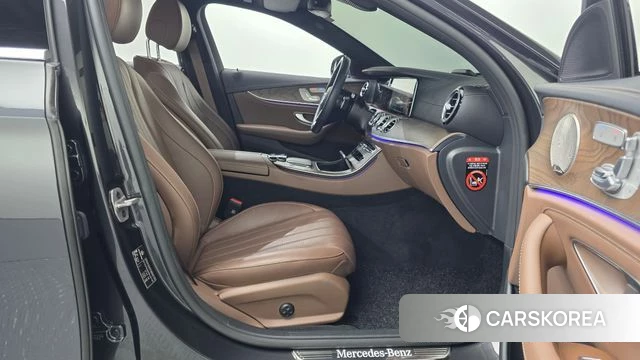 Mercedes-Benz E-Class W213 2023 Серый из Кореи, фото 2