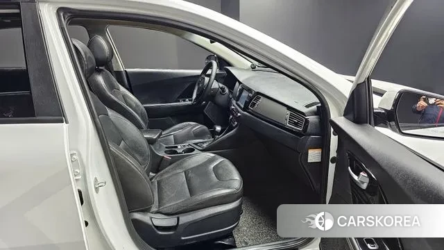 Kia Niro 2018 Белый из Кореи, фото 2