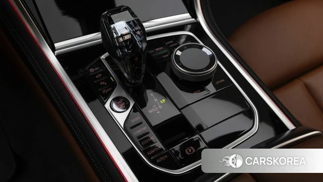 BMW 8 Series (G15) 2023 Белый из Кореи, фото 2