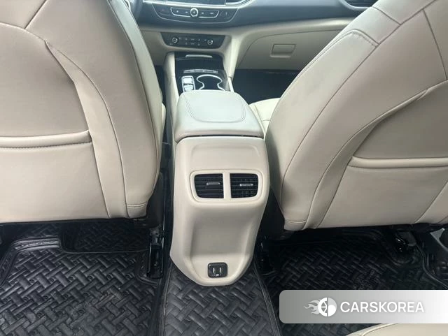 Buick Regal 2021 Темно-серый из Китая, фото 2