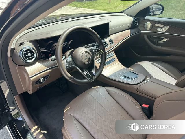 Mercedes-Benz E-class 2023 Черный из Китая, фото 2