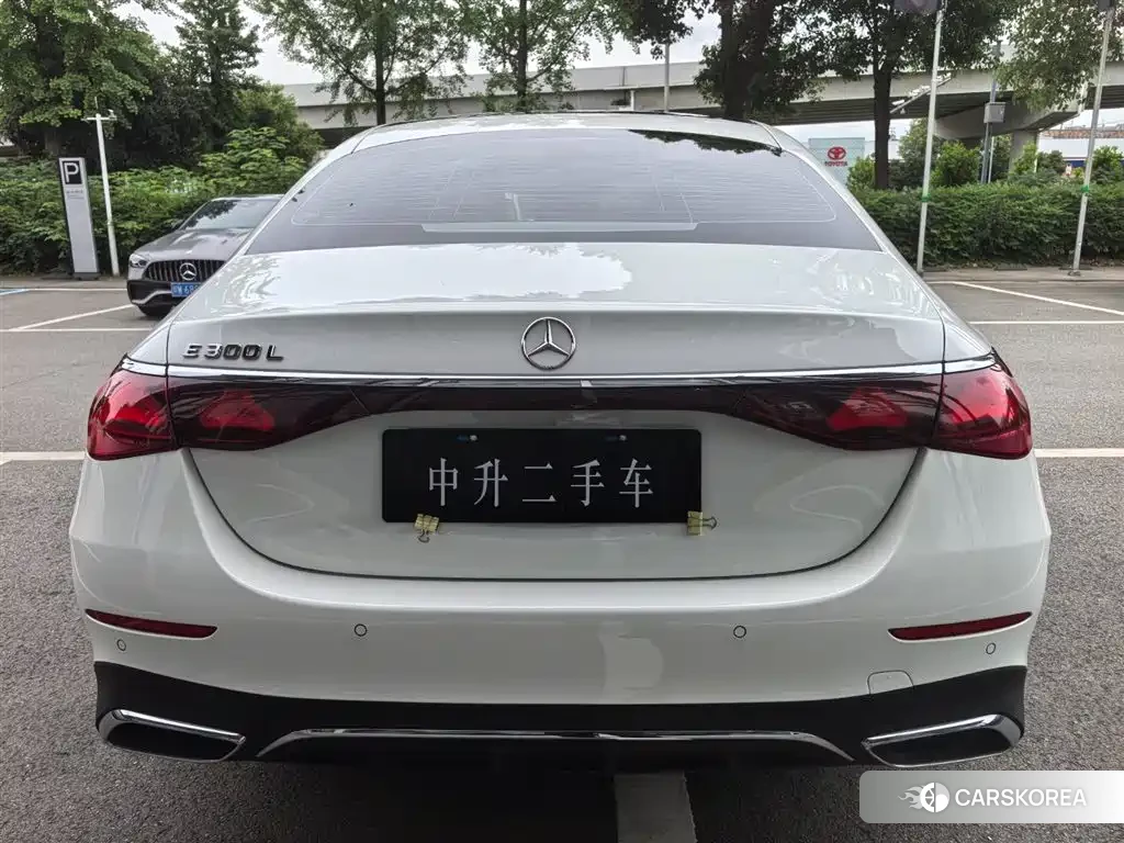 Mercedes-Benz E-Class 2024 Белый из Китая, фото 2
