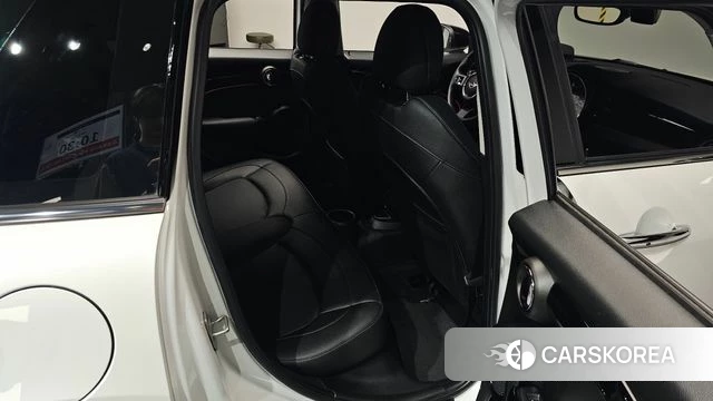 Mini Cooper 2024 Белый из Кореи, фото 2