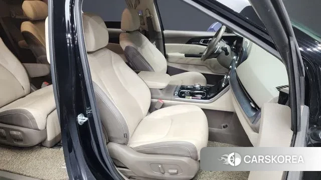 Kia Carnival 4th generation 2022 Черный из Кореи, фото 2