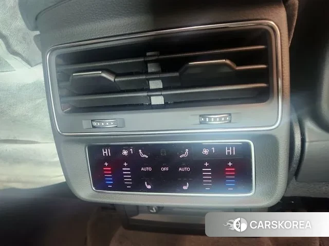 Audi RSQ8 (4M) 2025 Черный из Кореи, фото 2