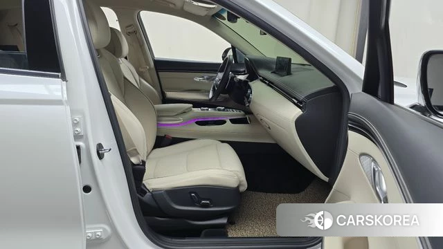 Genesis GV70 2023 Белый из Кореи, фото 2