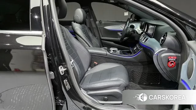 Mercedes-Benz E-Class W213 2020 Черный из Кореи, фото 2