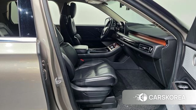 Lincoln Aviator 2nd generation 2021 Песочный из Кореи, фото 2