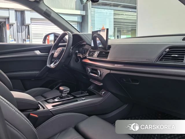 Audi Q5L 2023 Черный из Китая, фото 2