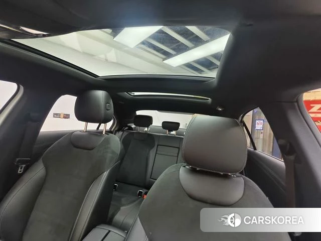 Mercedes-Benz Class A 2021 Белый из Китая, фото 2