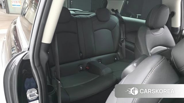 Mini Cooper 2023 Черный из Кореи, фото 2