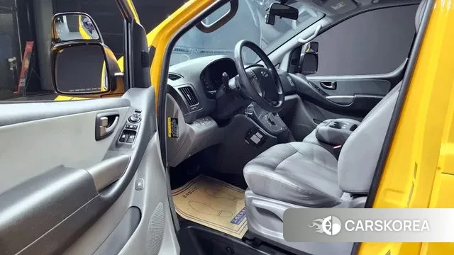 Hyundai The New Grand Starex 2021 Желтый из Кореи, фото 2