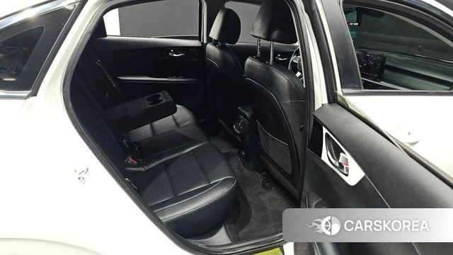 Kia The New K3 2nd generation 2022 Белый из Кореи, фото 2