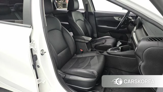 Kia Come New K3 2021 Белый из Кореи, фото 2