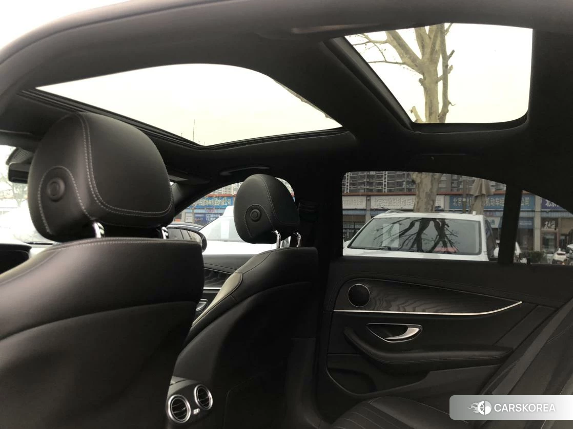 Mercedes-Benz E-Class 2022 Белый из Китая, фото 2
