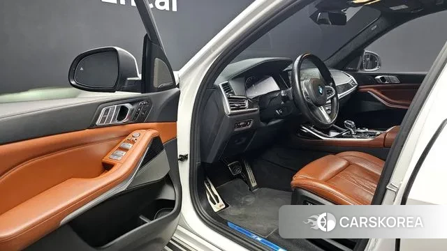 BMW X7 (G07) 2022 Белый из Кореи, фото 2