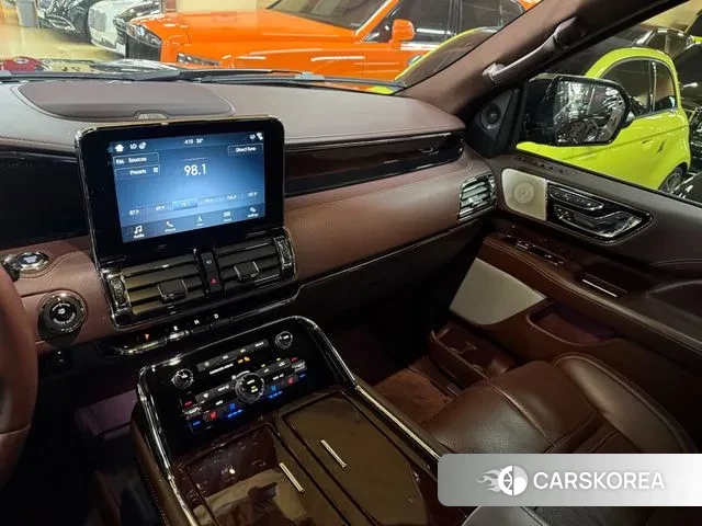 Lincoln Navigator 4th generation 2019 Черный из Кореи, фото 2