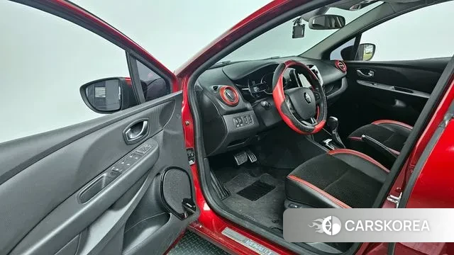 Renault Korea (Samsung) Clio 2018 Красный из Кореи, фото 2