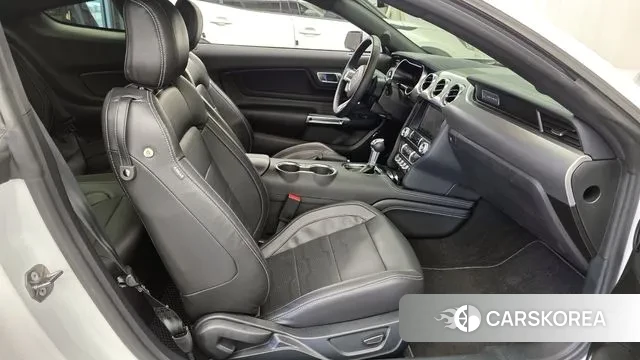 Ford Mustang 2023 Белый из Кореи, фото 2