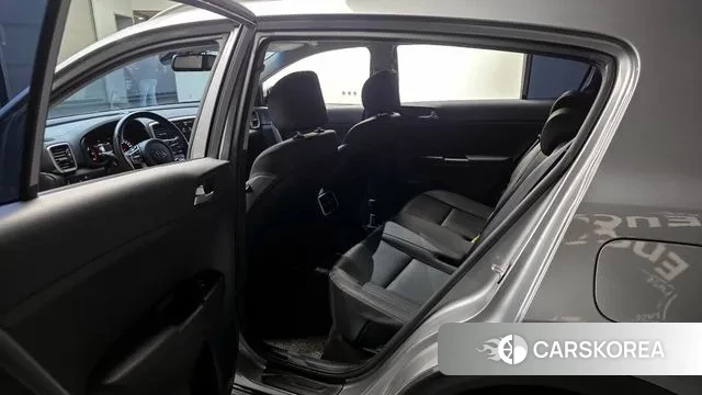 Kia Sportage The Bold 2021 Серый из Кореи, фото 2