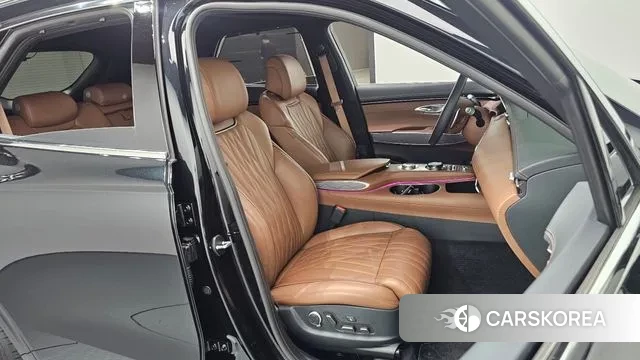 Genesis GV70 2023 Черный из Кореи, фото 2