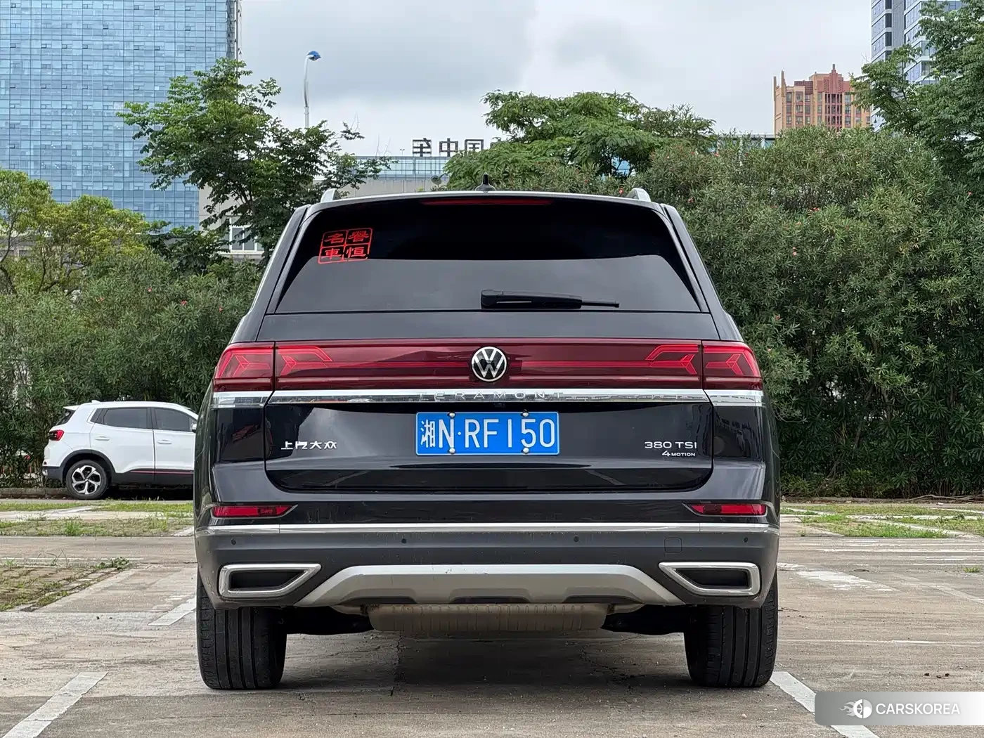 Volkswagen Touareg 2023 Черный из Китая, фото 2