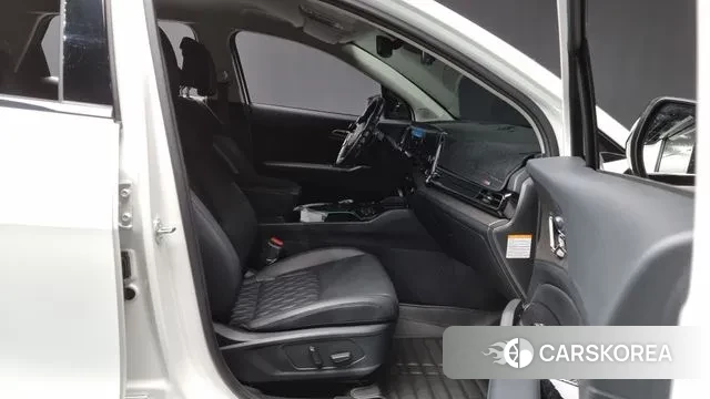 Kia Sportage 5th Generation Hybrid 2023 Белый из Кореи, фото 2