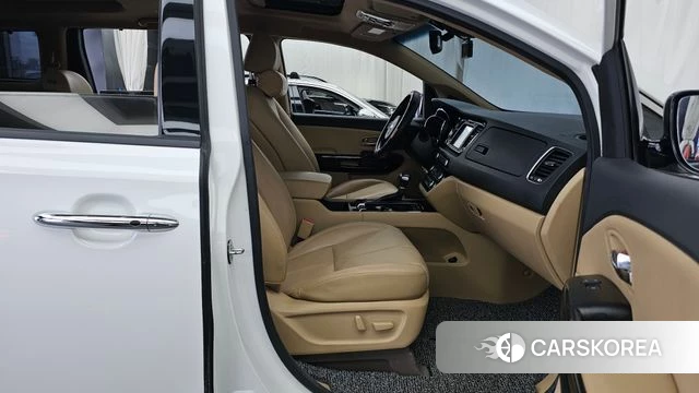 Kia All New Carnival id 4536677 из Кореи 2