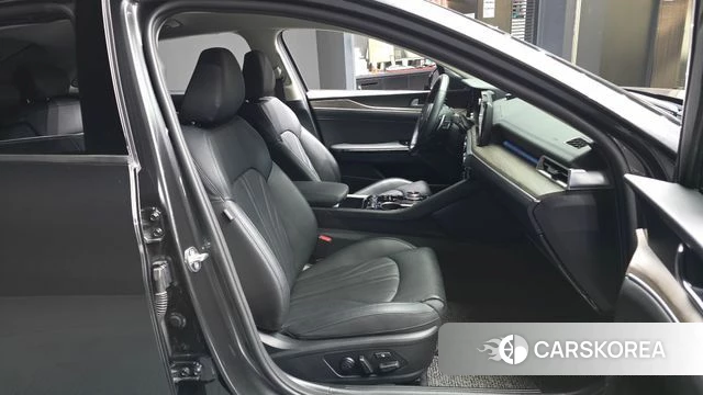 Kia K5 3rd generation 2023 Серый из Кореи, фото 2