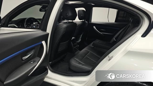 BMW 3 Series (F30) 2018 Белый из Кореи, фото 2