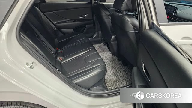 Hyundai Avante Hybrid (CN7) 2022 Серебристо-серый из Кореи, фото 2