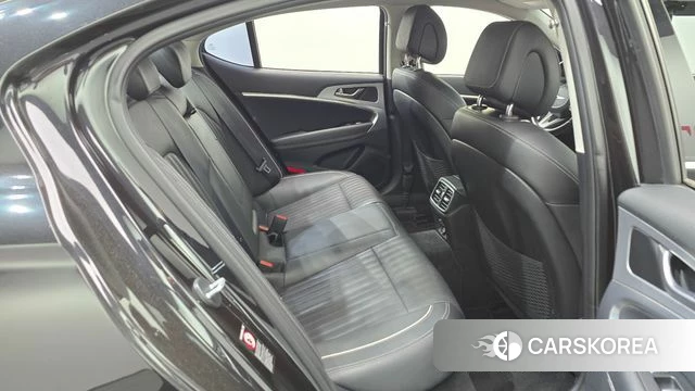 Genesis G70 2018 Черный из Кореи, фото 2