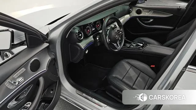 Mercedes-Benz E-Class W213 2019 Серебряный из Кореи, фото 2