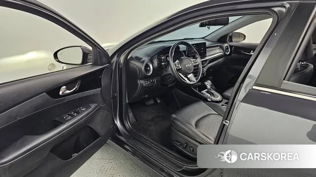 Kia The New K3 2nd generation 2021 Серый из Кореи, фото 2