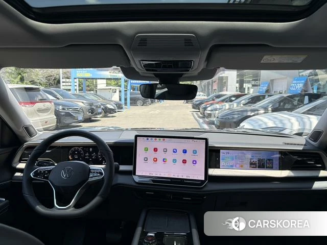 Volkswagen Tourang 2025 Черный из Китая, фото 2