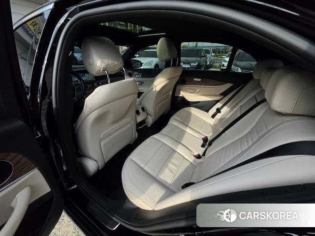 Mercedes-Benz E-Class W213 2023 Черный из Кореи, фото 2
