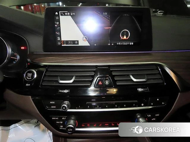 BMW 5 Series (G30) 2018 Черный из Кореи, фото 2