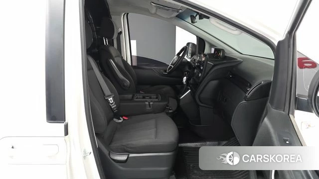 Hyundai Staria 2023 Белый из Кореи, фото 2