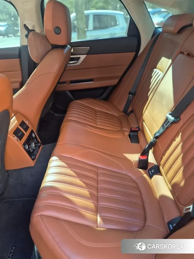 Jaguar XF (X260) 2019 Черный из Кореи, фото 2