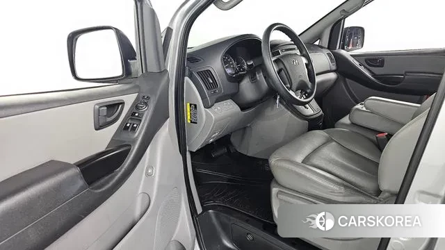 Hyundai The New Grand Starex 2018 Серебристо-серый из Кореи, фото 2