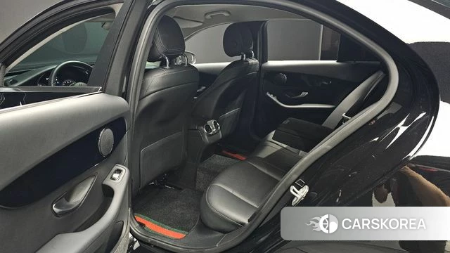 Mercedes-Benz C-Class W205 2019 Черный из Кореи, фото 2