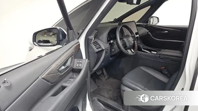 Toyota Alphard 4th Generation 2024 Белый из Кореи, фото 2