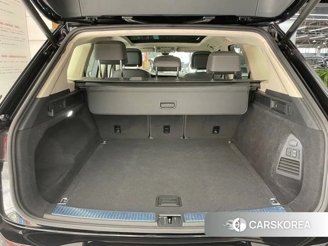 Volkswagen Touareg 2021 Черный из Китая, фото 2
