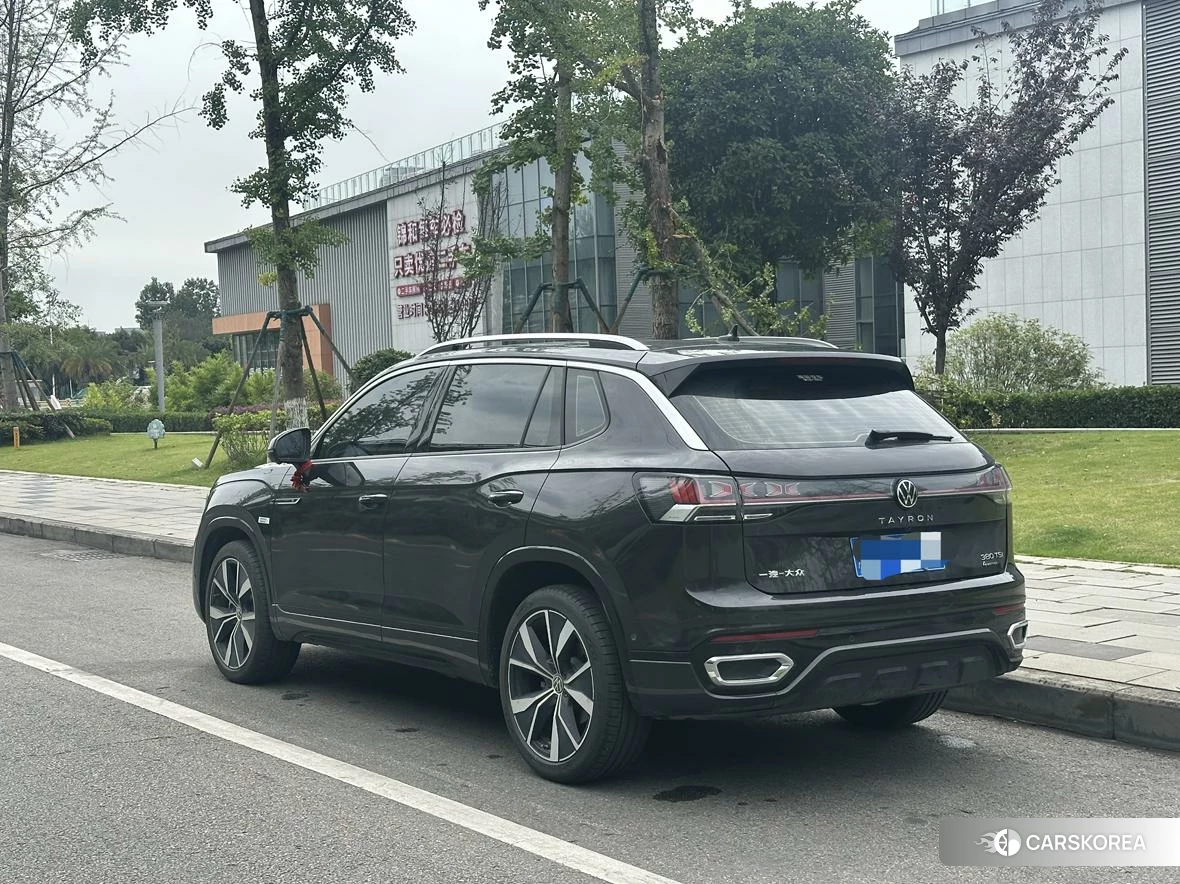 Volkswagen Tanyue 2023 Черный из Китая, фото 2