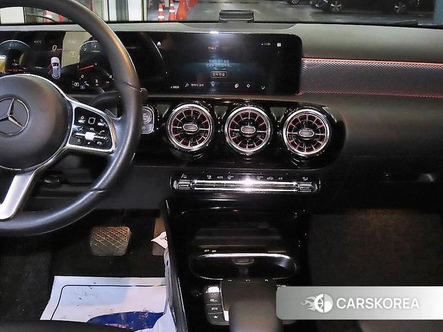 Mercedes-Benz A-Class W177 2021 Желтый из Кореи, фото 2