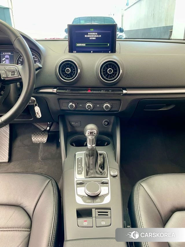 Audi A3 2018 Красный из Китая, фото 2