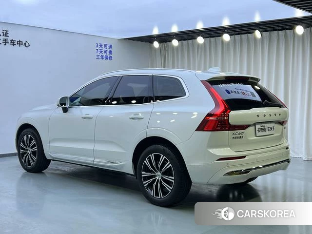 Volvo XC60 2022 Белый из Китая, фото 2